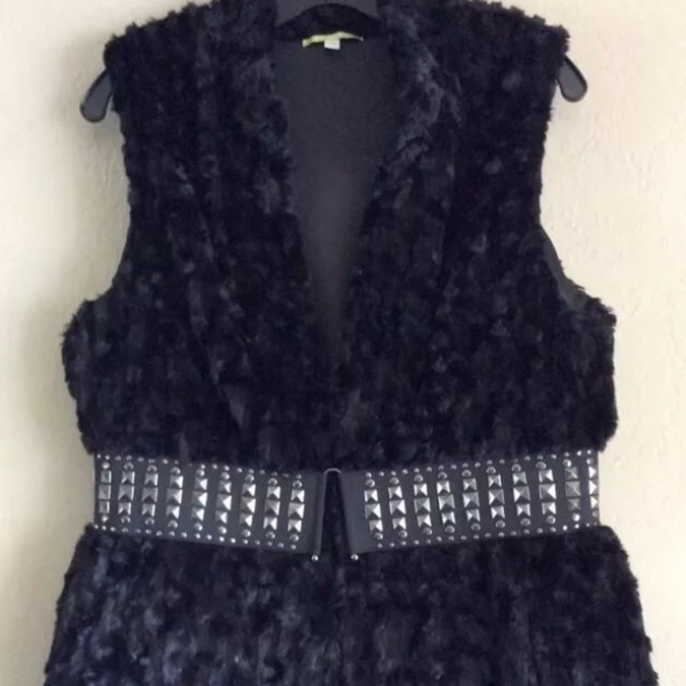 (z36) Black faux fur belted vest GIANNI BINI Large